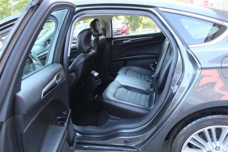 Used 2016 Ford Fusion SE w/ Equipment Group 202A FWD image 21