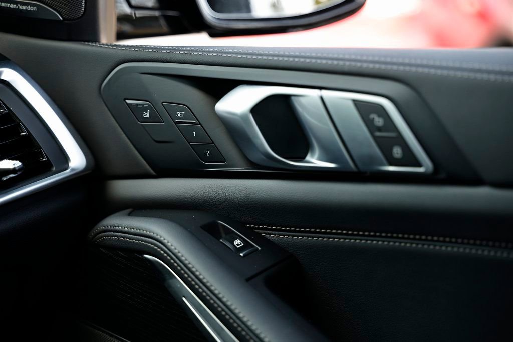 Used 2026 BMW X5 xDrive40i w/ M Sport Package image 40