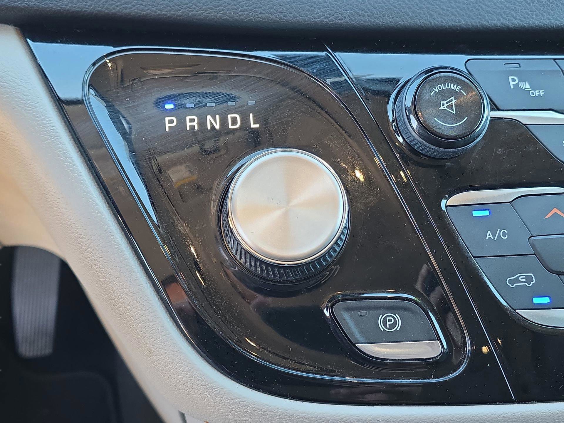 Used 2017 Chrysler Pacifica Touring-L image 32