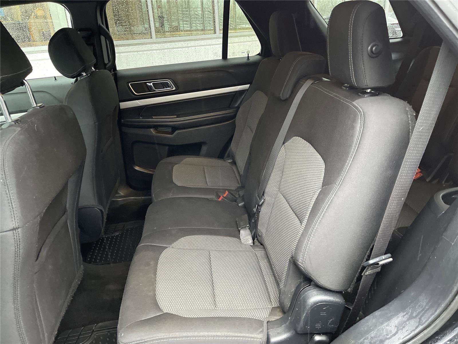 Used 2017 Ford Explorer XLT image 34