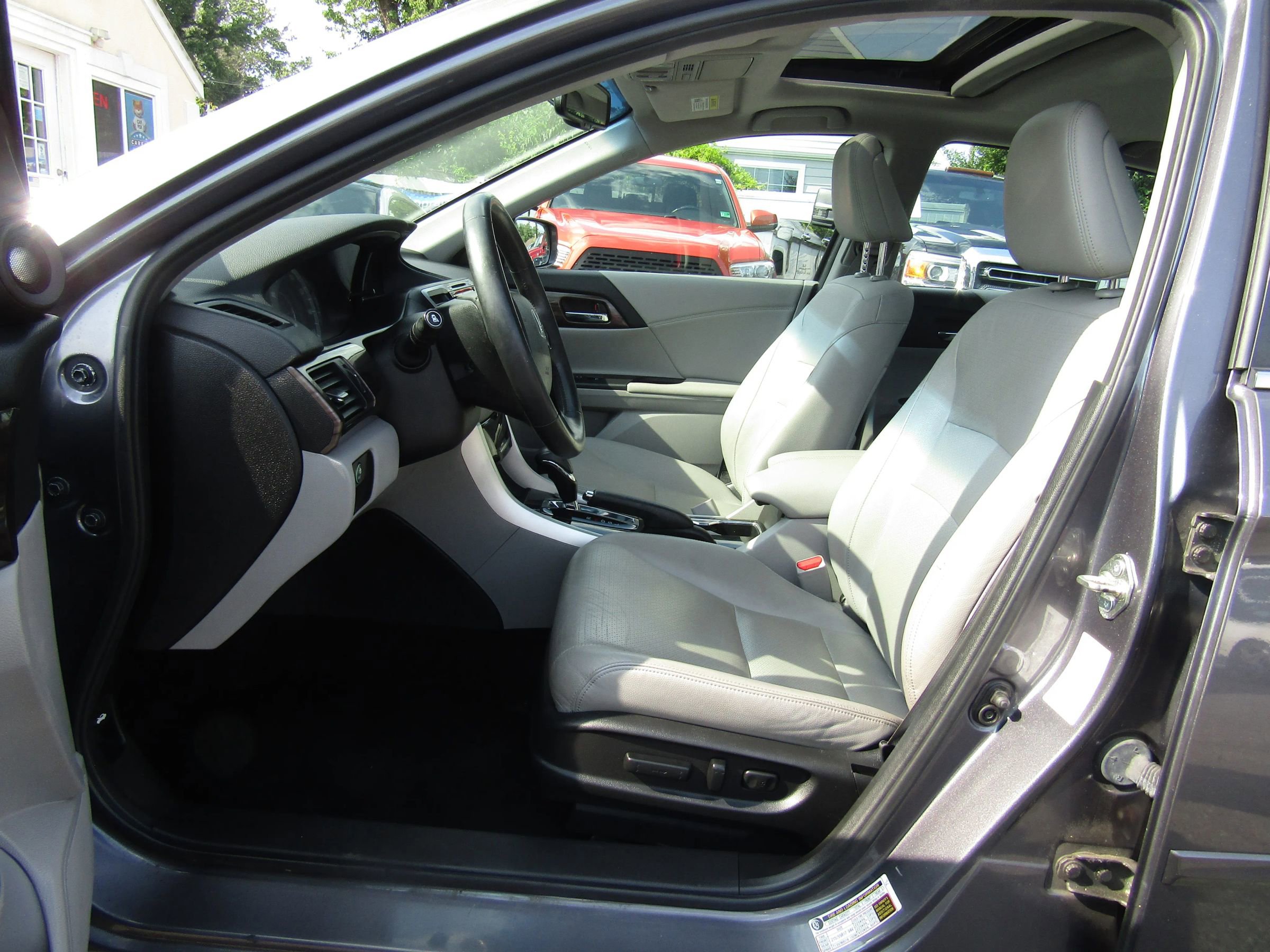 Used 2017 Honda Accord EX-L image 15