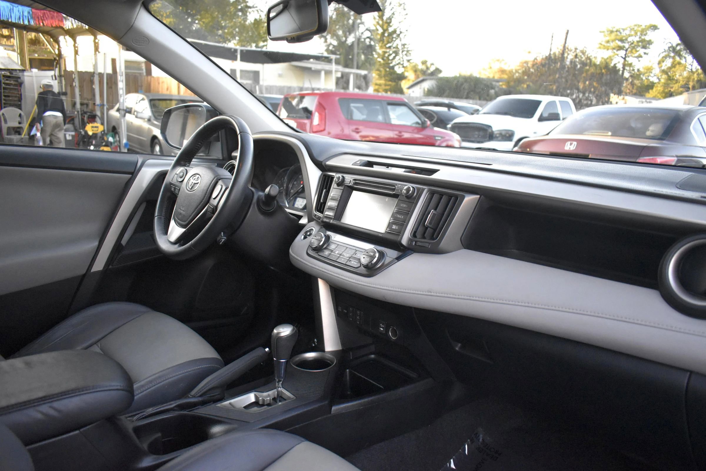 Used 2015 Toyota RAV4 Limited w/ Technology Package image 13