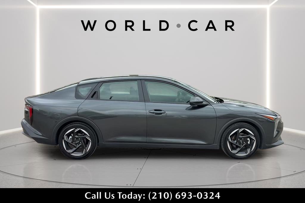 Certified 2025 Kia K4 EX image 2