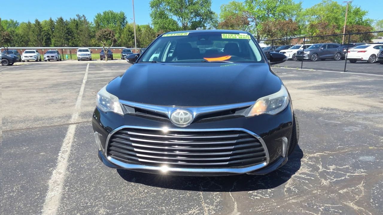 Used 2018 Toyota Avalon XLE FWD image 3