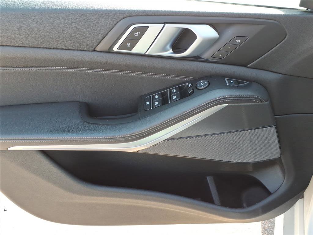 Used 2019 BMW X5 xDrive40i w/ M Sport Package image 9