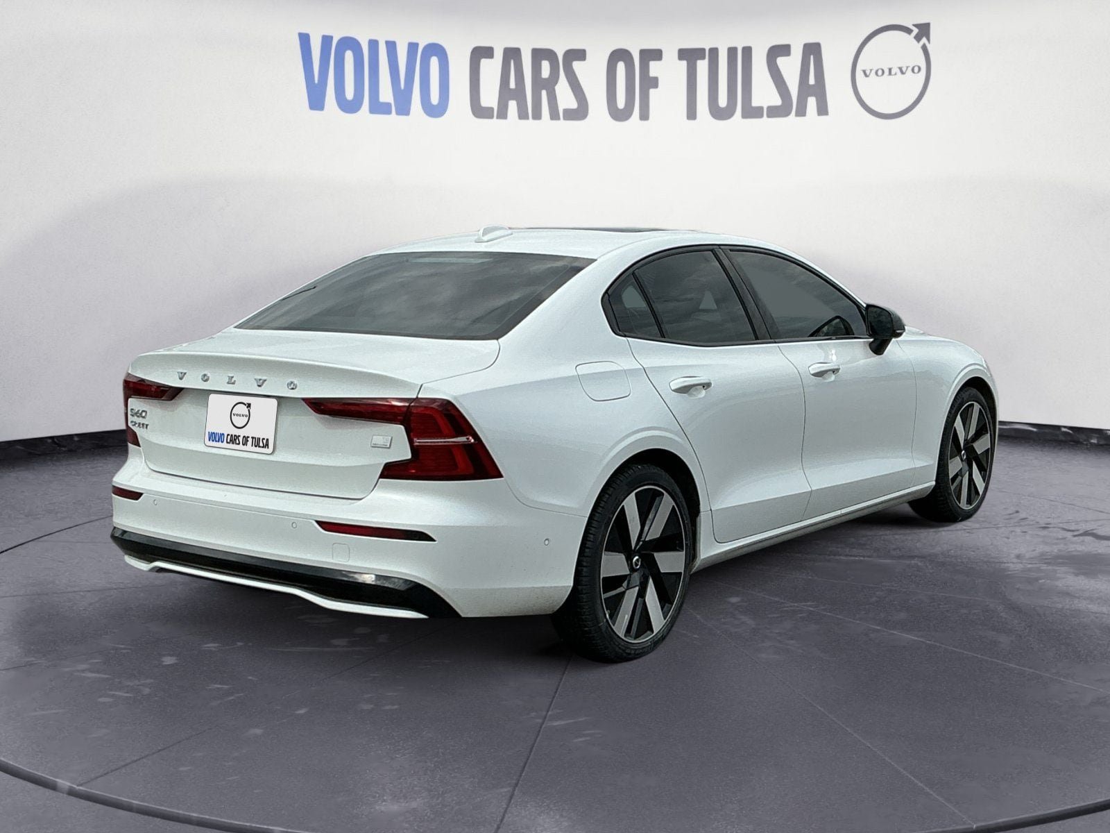 Used 2024 Volvo S60 T8 Plus w/ Climate Package AWD/4WD image 5