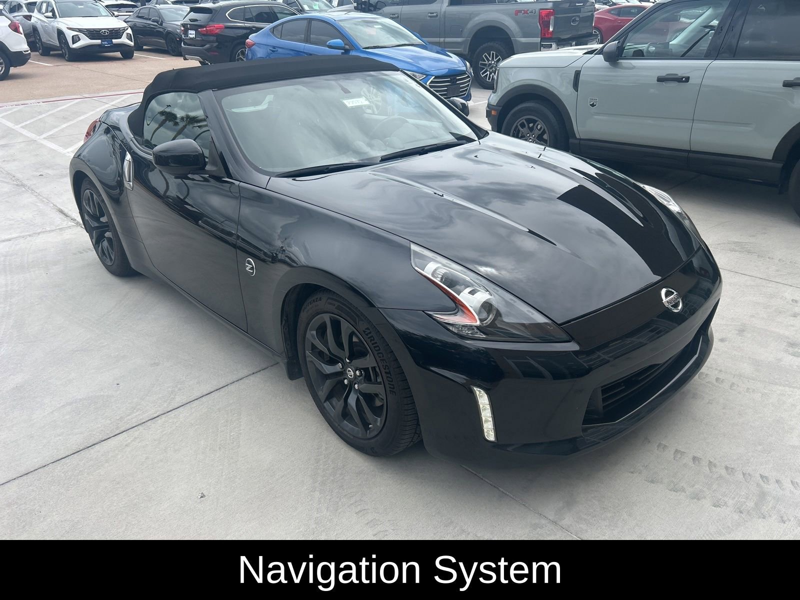 Used 2019 Nissan 370Z Touring RWD image 3