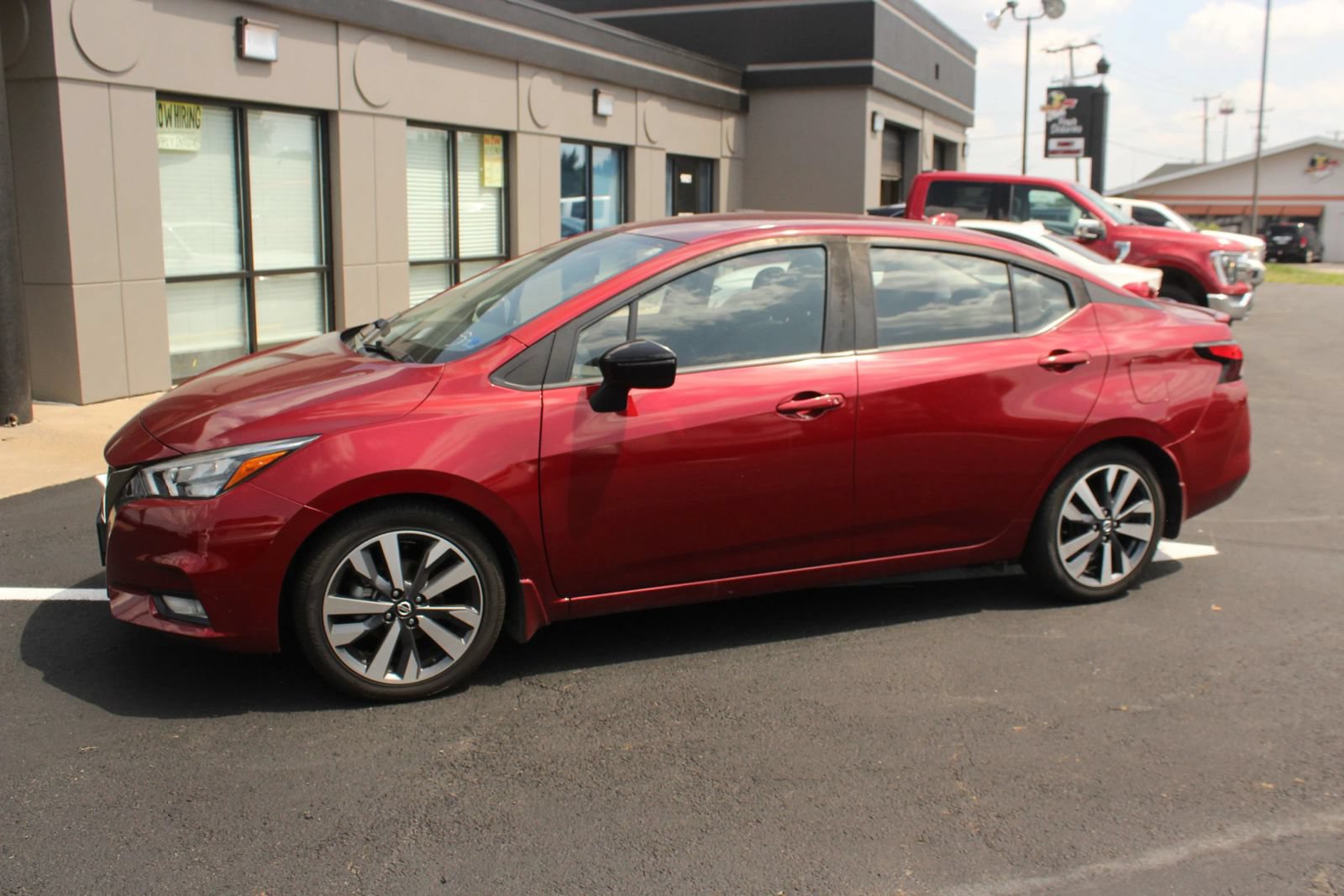 Used 2020 Nissan Versa SR FWD image 2
