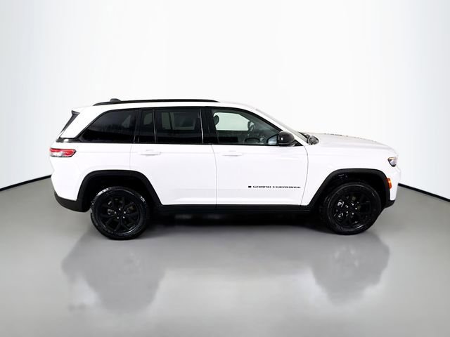 New 2025 Jeep Grand Cherokee Altitude image 8
