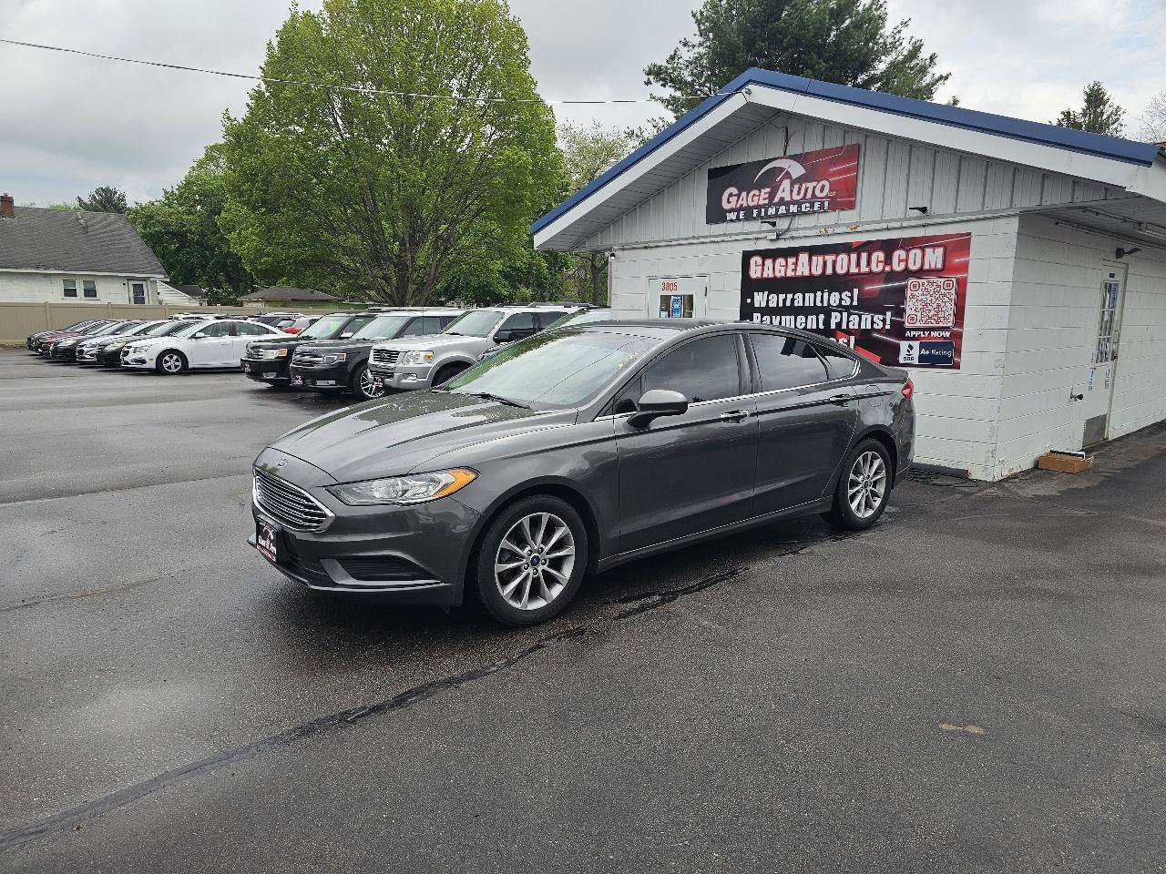 Used 2017 Ford Fusion SE FWD image 5