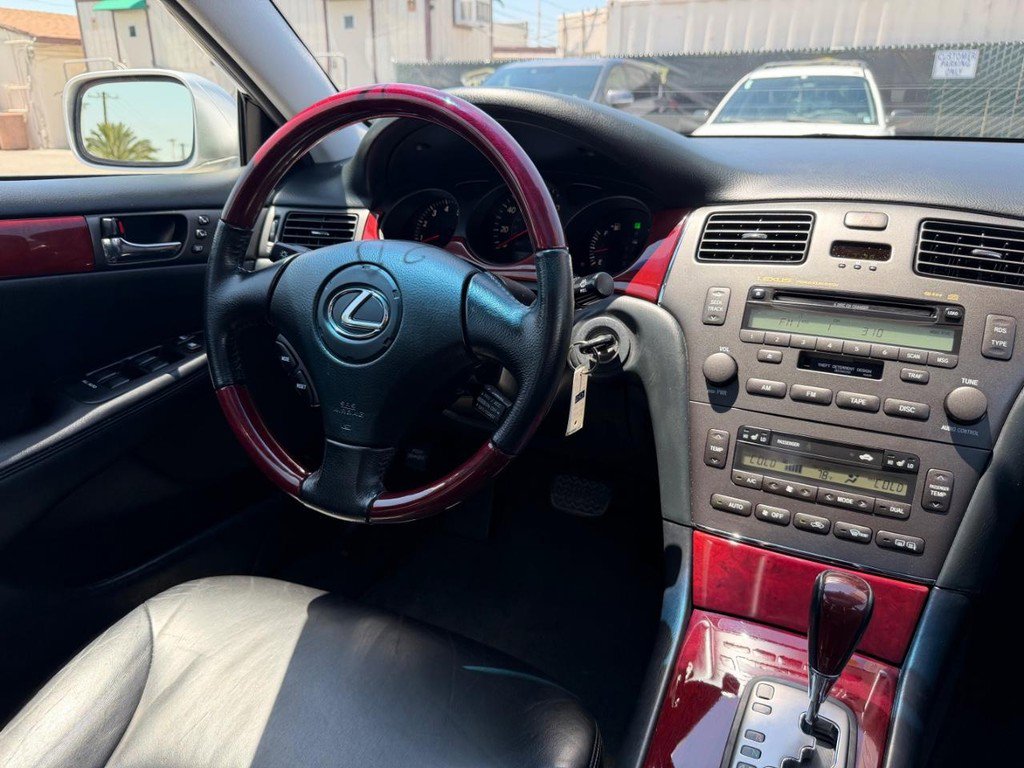 Used 2003 Lexus ES 330 FWD image 23