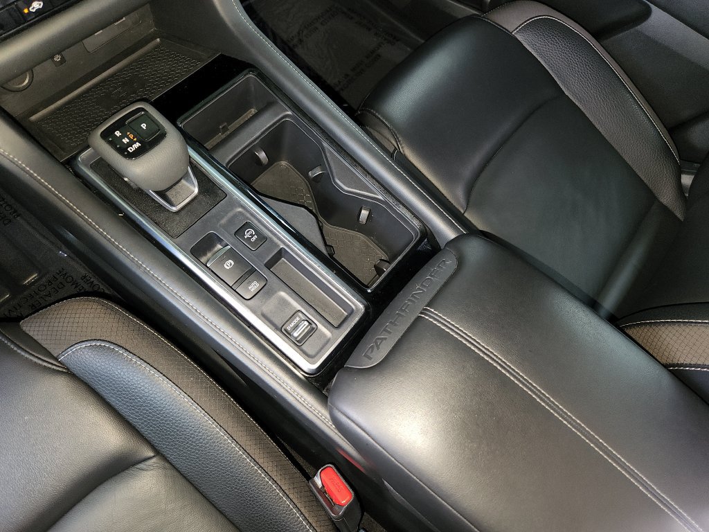 Used 2024 Nissan Pathfinder SL w/ SL Premium Package FWD image 26