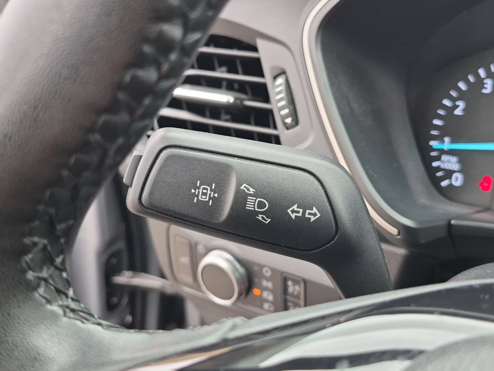 Used 2022 Ford Escape SE w/ SE Sport Appearance Package FWD image 26