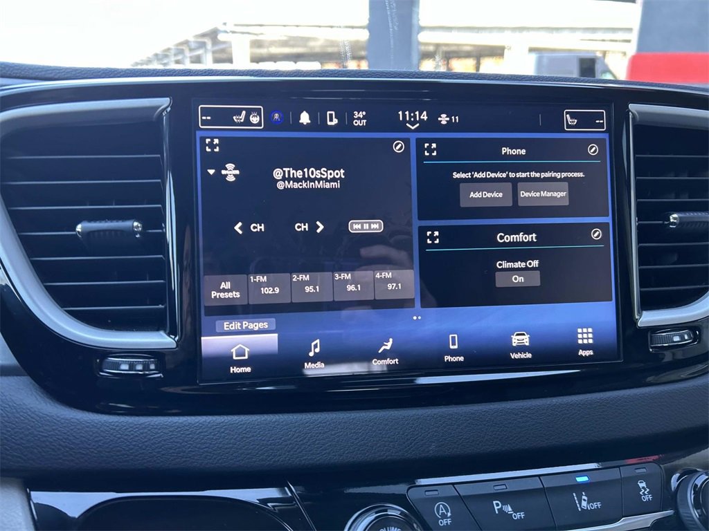 Used 2024 Chrysler Pacifica Touring-L image 29