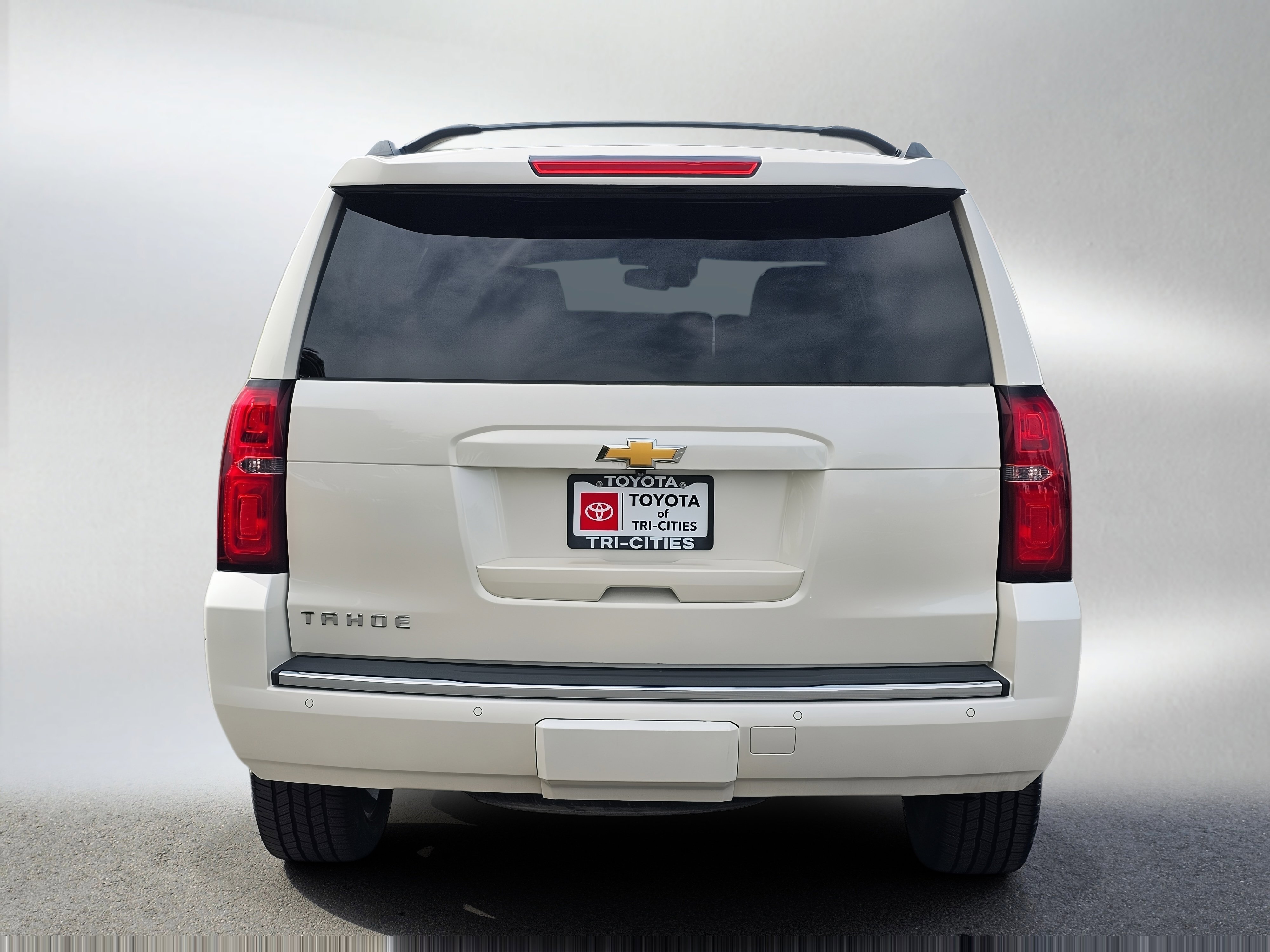 Used 2015 Chevrolet Tahoe LTZ AWD/4WD image 4