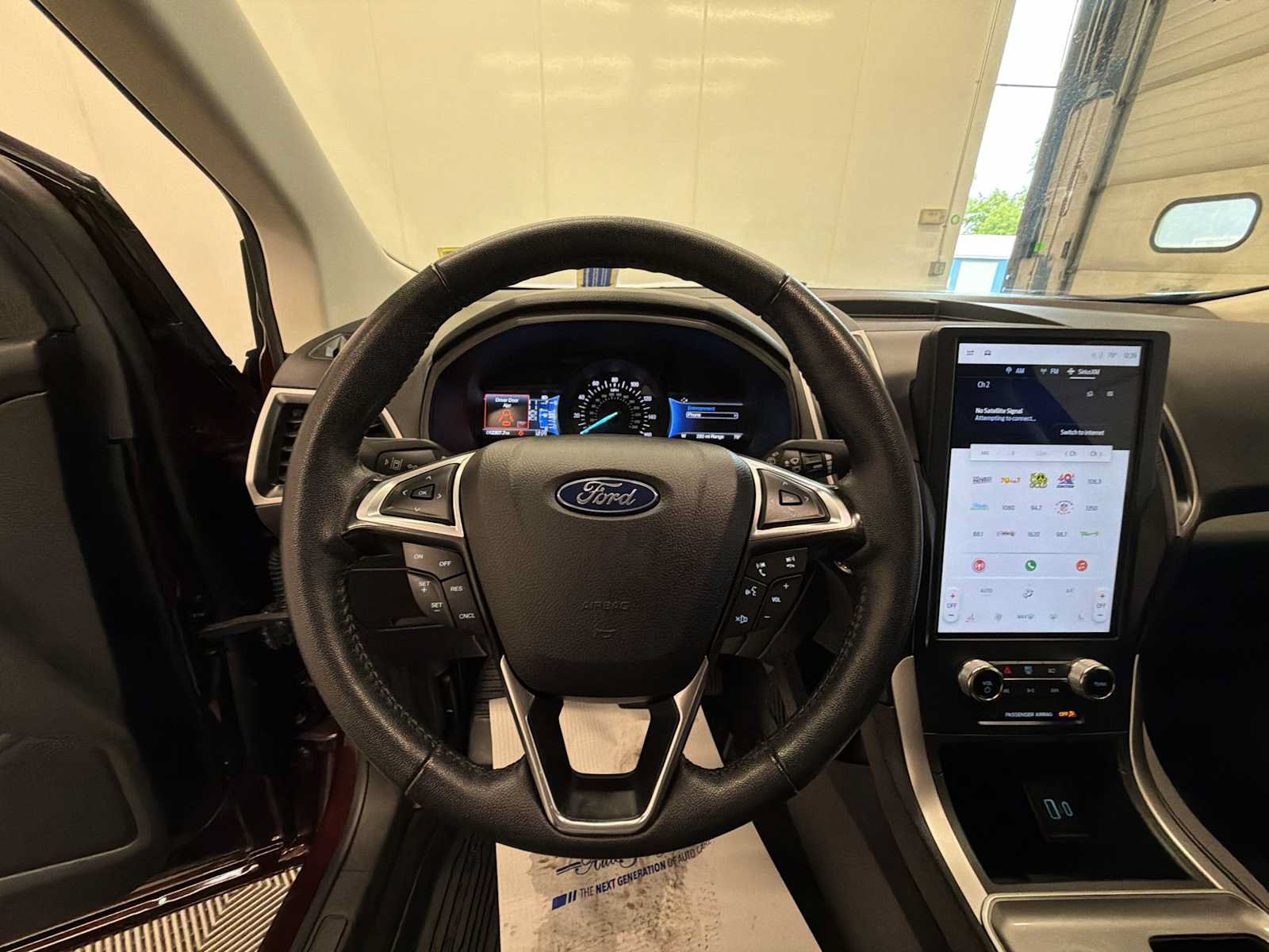 Used 2024 Ford Edge SEL w/ Convenience Package AWD/4WD image 11