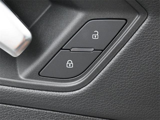 Certified 2025 Audi Q3 2.0T Premium Plus w/ Premium Plus Package image 15