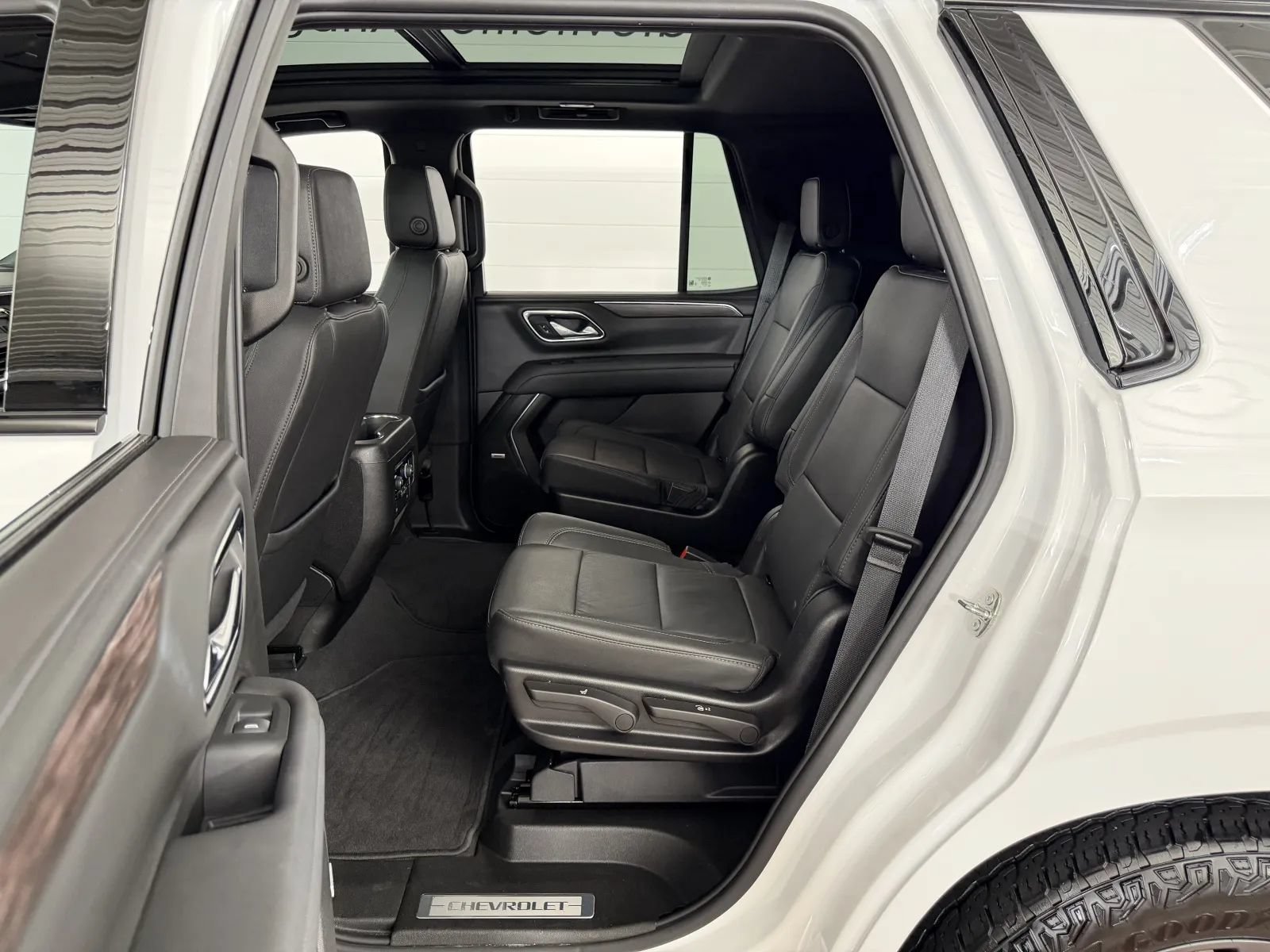 Used 2024 Chevrolet Tahoe Z71 w/ Off-Road Capability Package AWD/4WD image 32