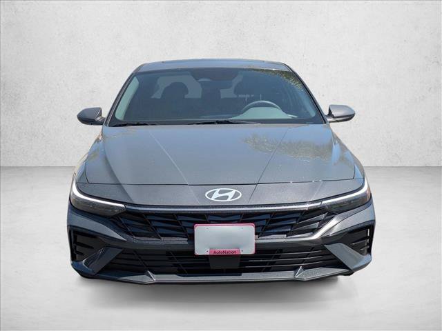 Used 2024 Hyundai Elantra SEL w/ Convenience Package FWD video 2