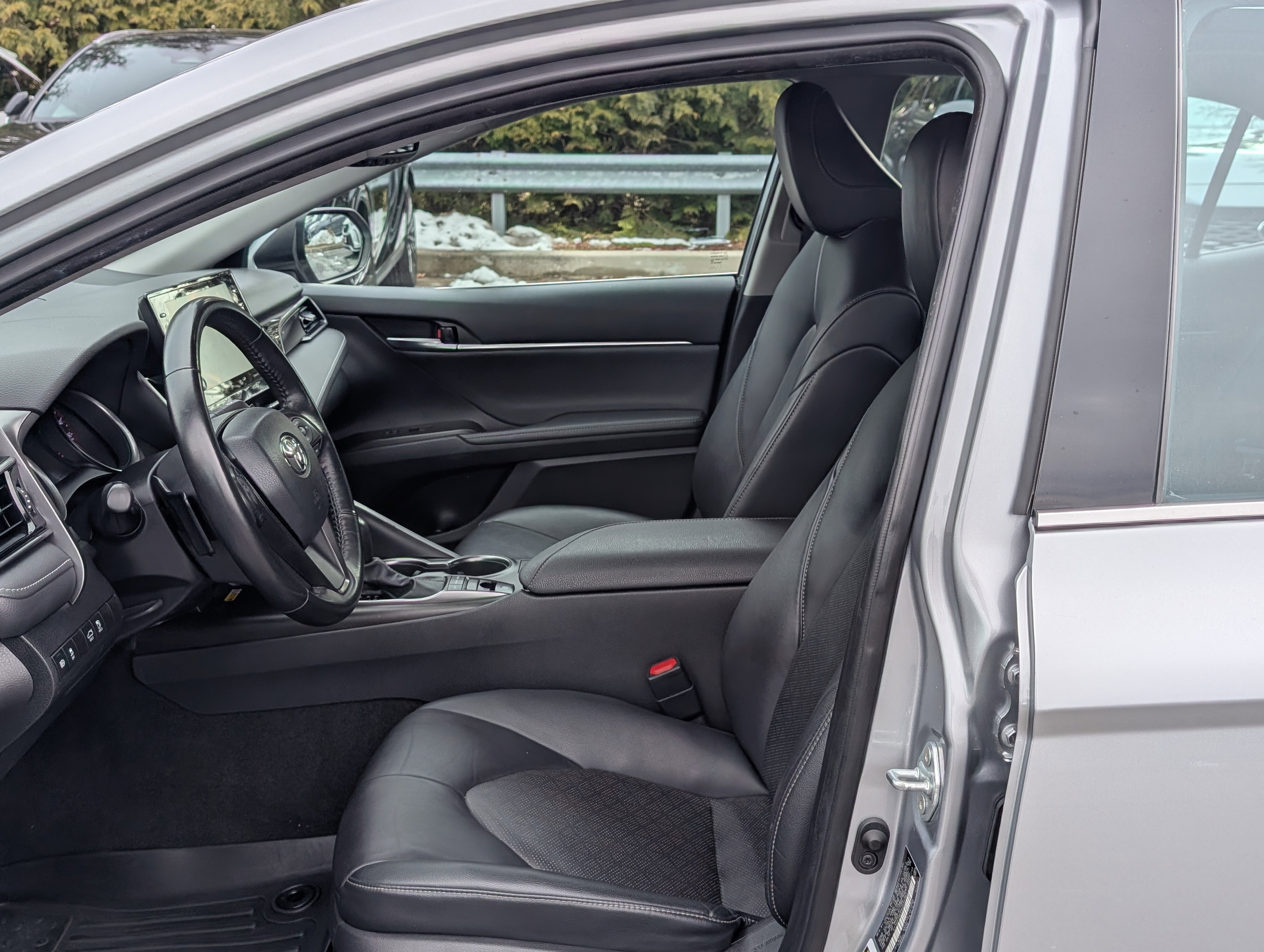 Used 2022 Toyota Camry XSE image 15