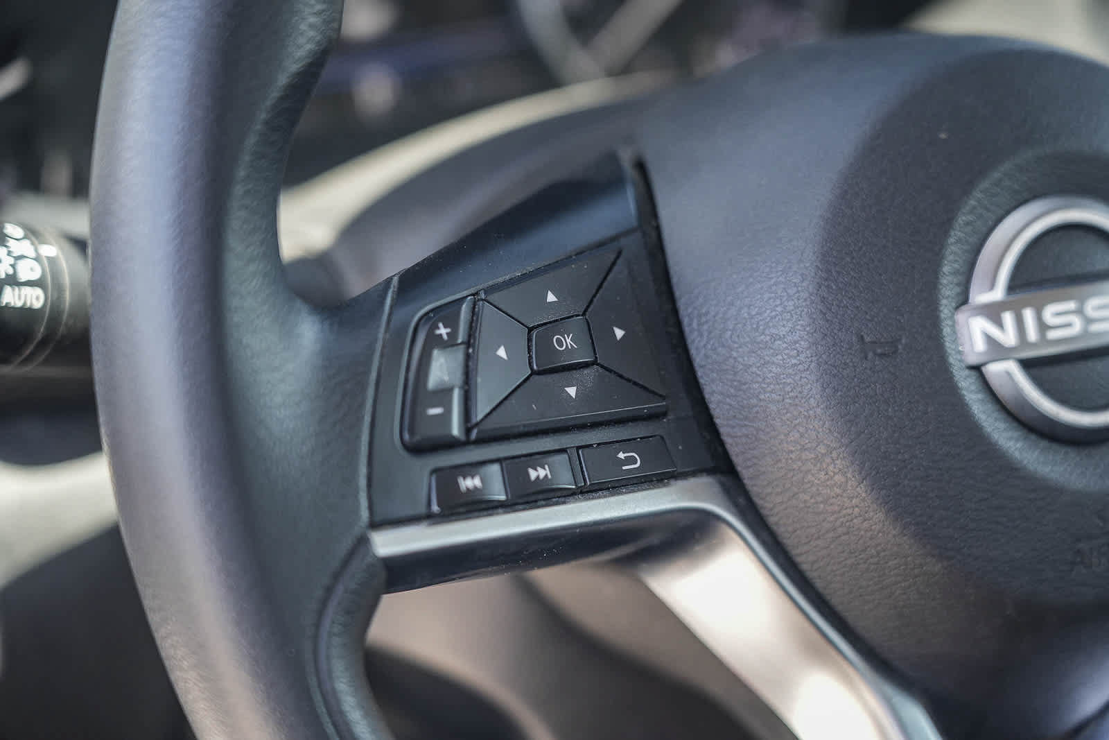 Used 2024 Nissan Sentra SV FWD image 16