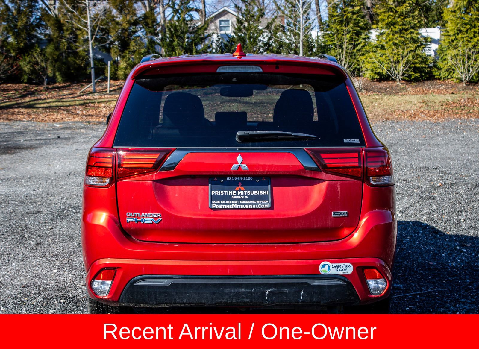 Used 2022 Mitsubishi Outlander 4WD Plug-In Hybrid image 6