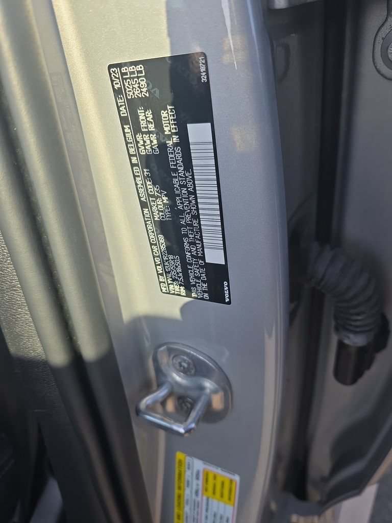 Used 2024 Volvo XC40 B5 Core AWD/4WD image 29