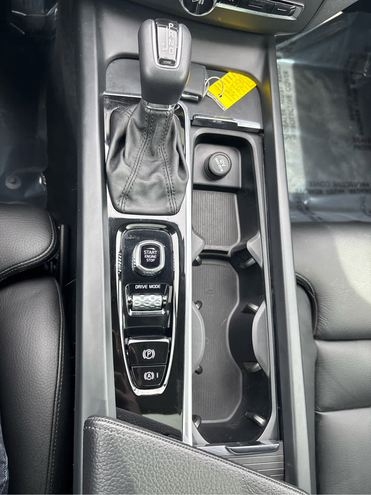 Used 2019 Volvo XC60 T6 Momentum w/ Multimedia Package AWD/4WD image 18