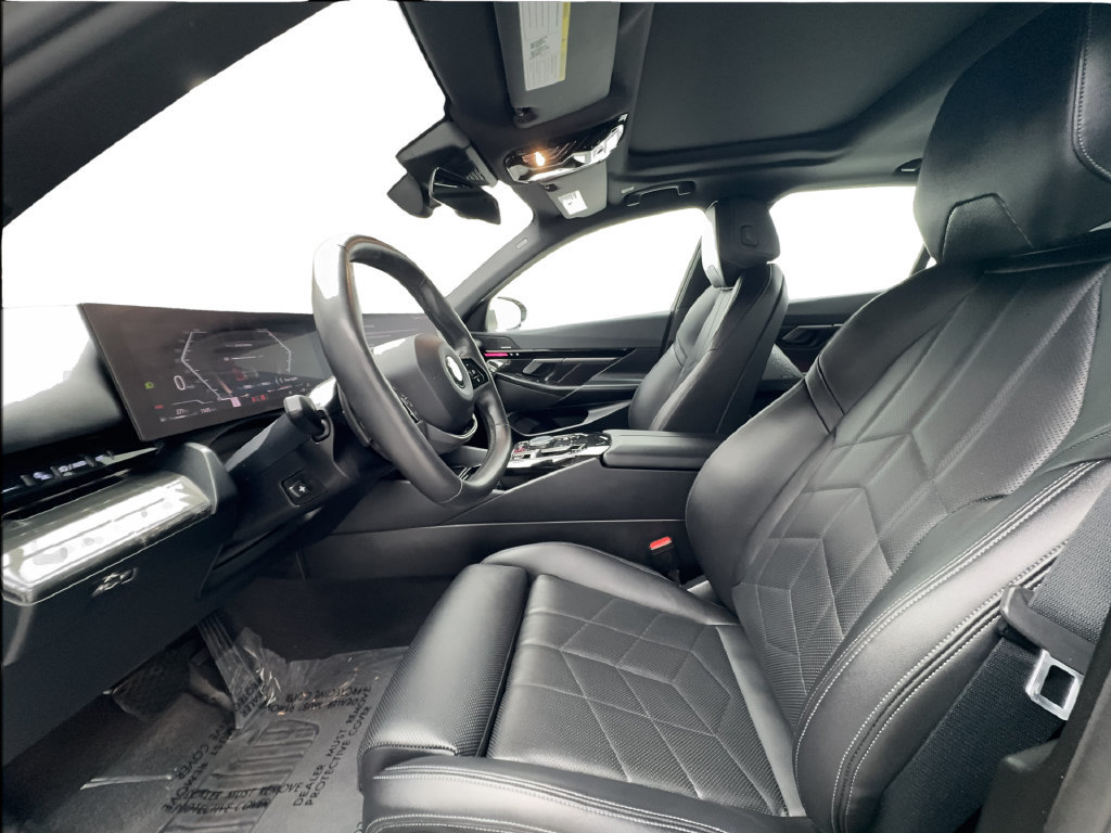 Used 2024 BMW 530i w/ Premium Package RWD image 28