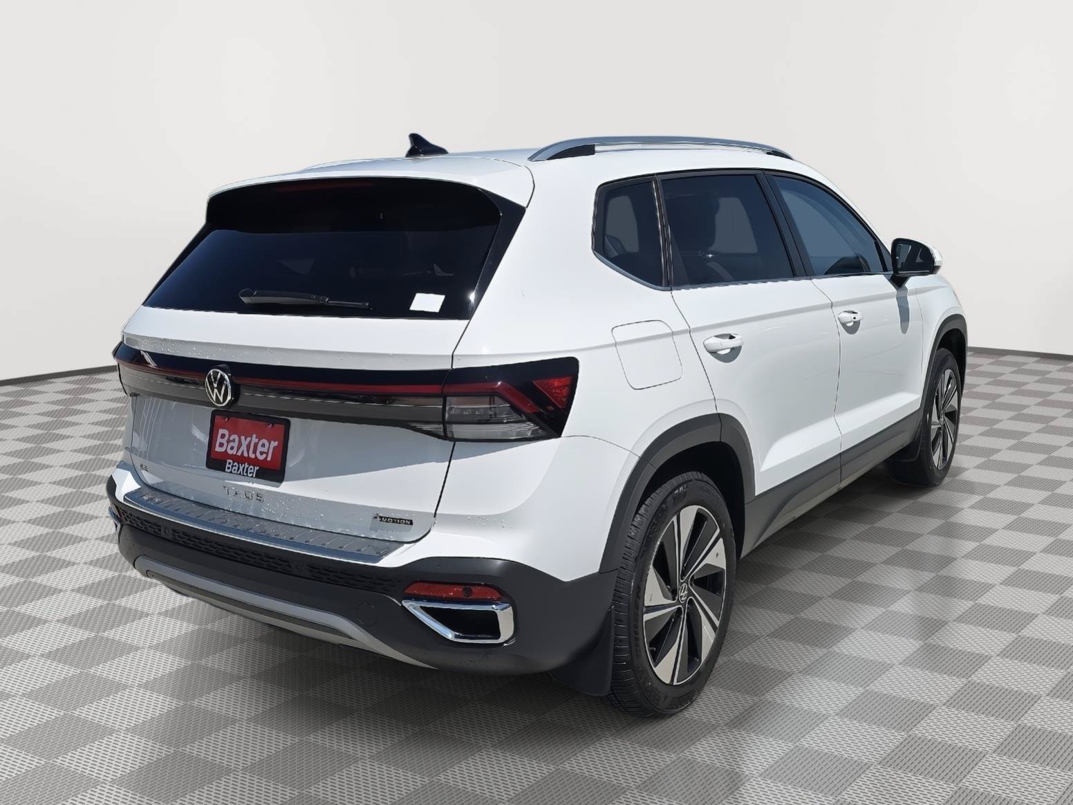 Used 2025 Volkswagen Taos SE AWD/4WD image 14
