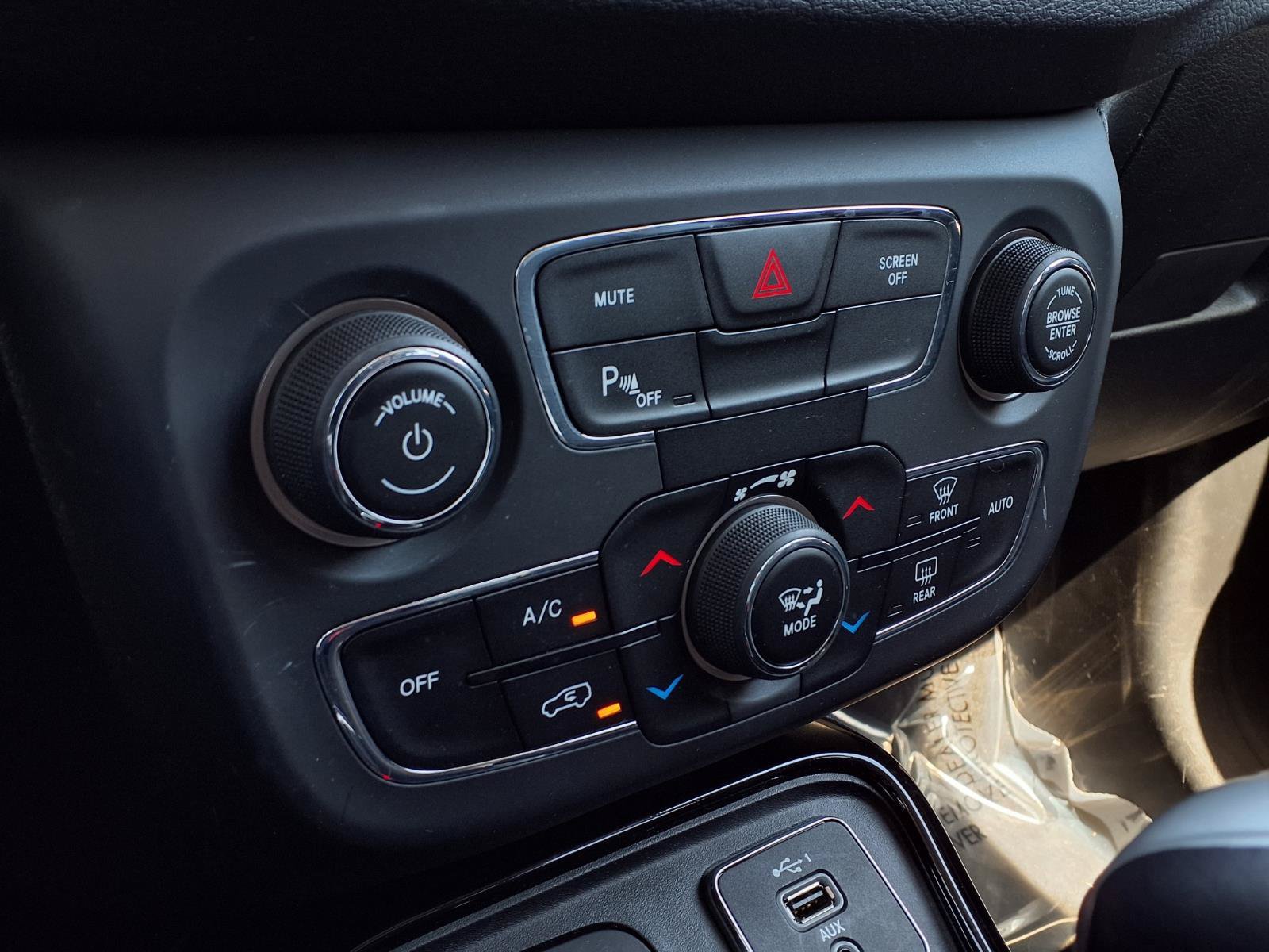 Used 2019 Jeep Compass Latitude AWD/4WD image 11