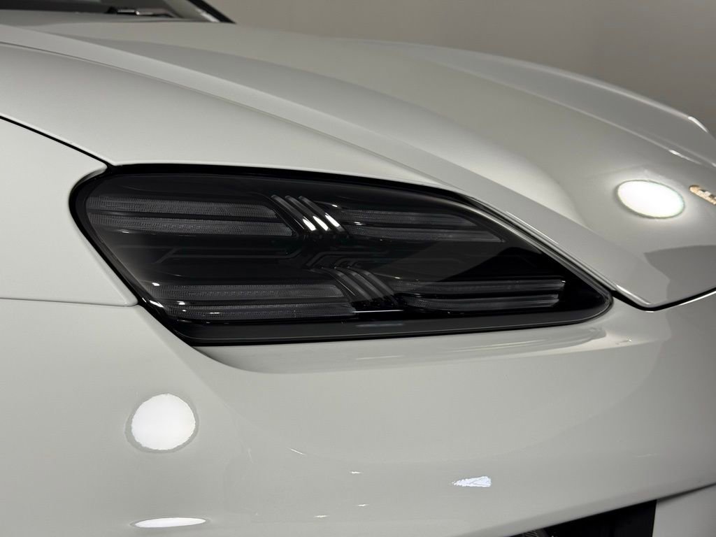 New 2025 Porsche Macan 4 Electric image 14