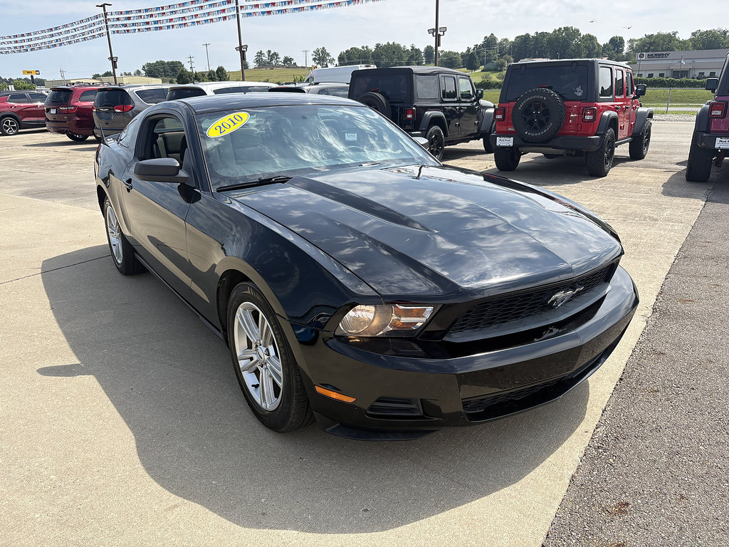 Used 2010 Ford Mustang Coupe RWD image 7
