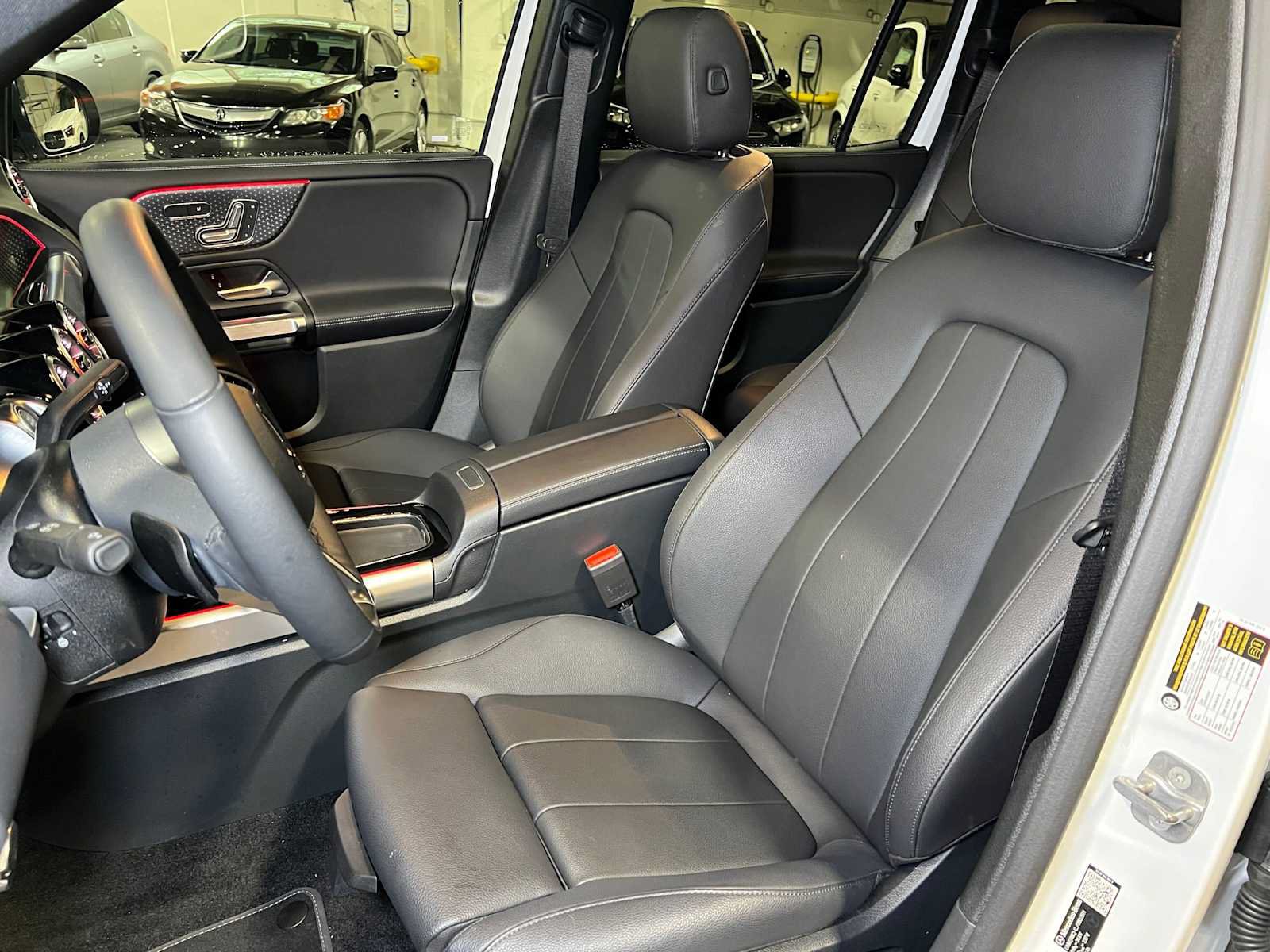 Used 2026 Mercedes-Benz GLB 250 4MATIC image 25