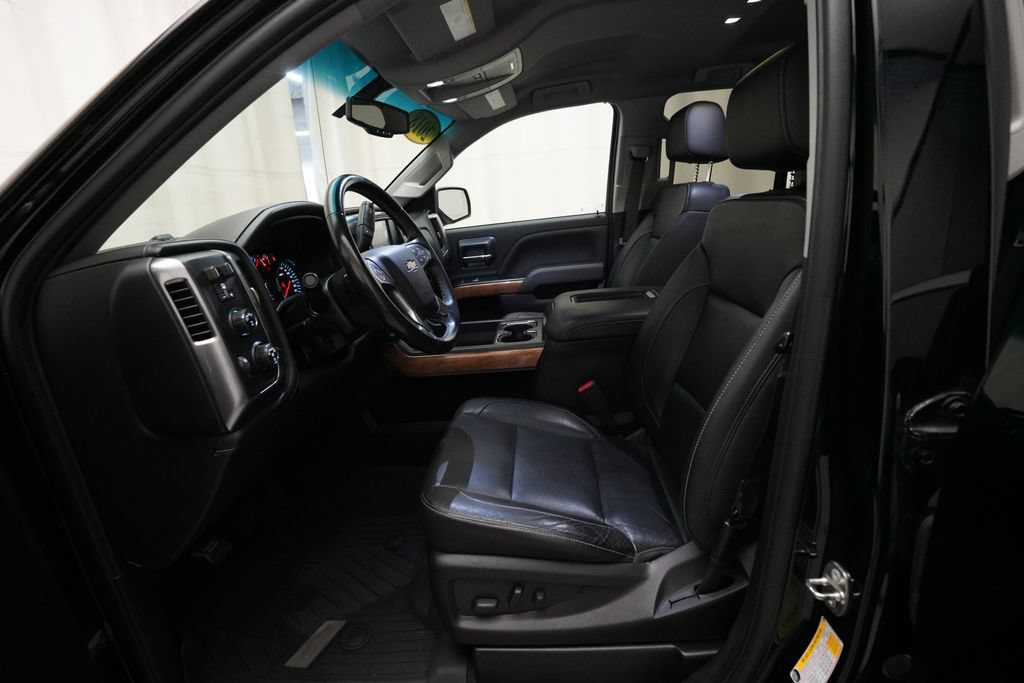 Used 2018 Chevrolet Silverado 1500 LTZ w/ Sport Package AWD/4WD image 7