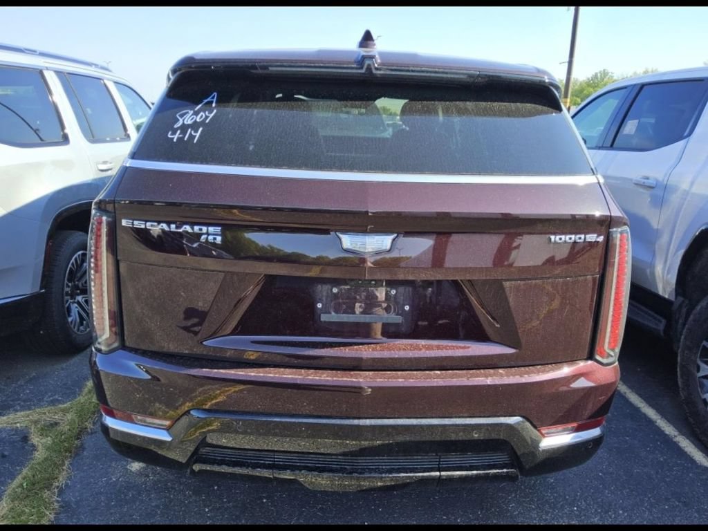 Used 2025 Cadillac Escalade IQ Luxury 2 w/ LPO, Premium Carpet Package AWD/4WD image 8