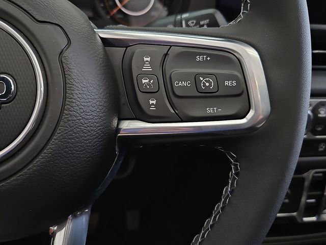 New 2025 Jeep Wrangler Sahara w/ Technology Group image 19