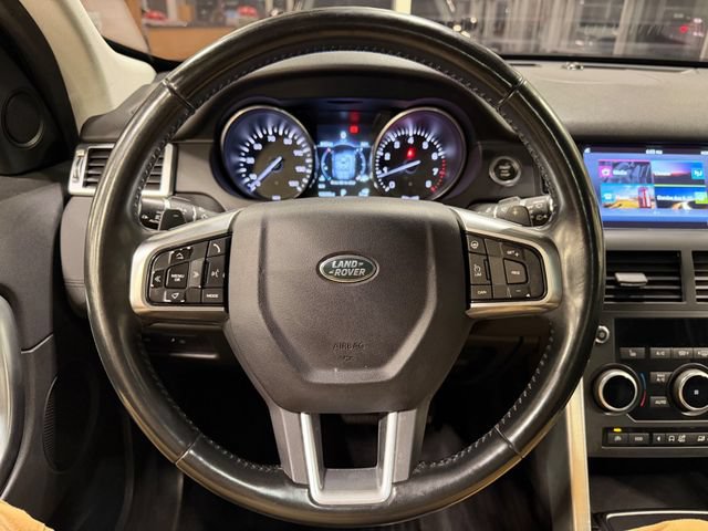 Used 2017 Land Rover Discovery Sport SE AWD/4WD image 24
