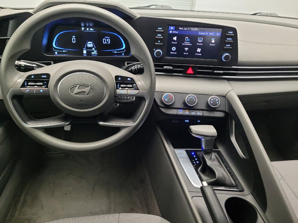 Used 2024 Hyundai Elantra SE FWD image 22