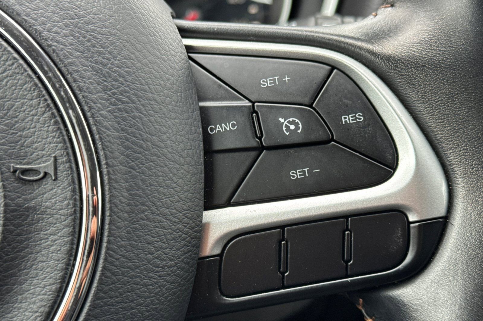 Used 2018 Jeep Compass Latitude w/ Popular Equipment Group image 27