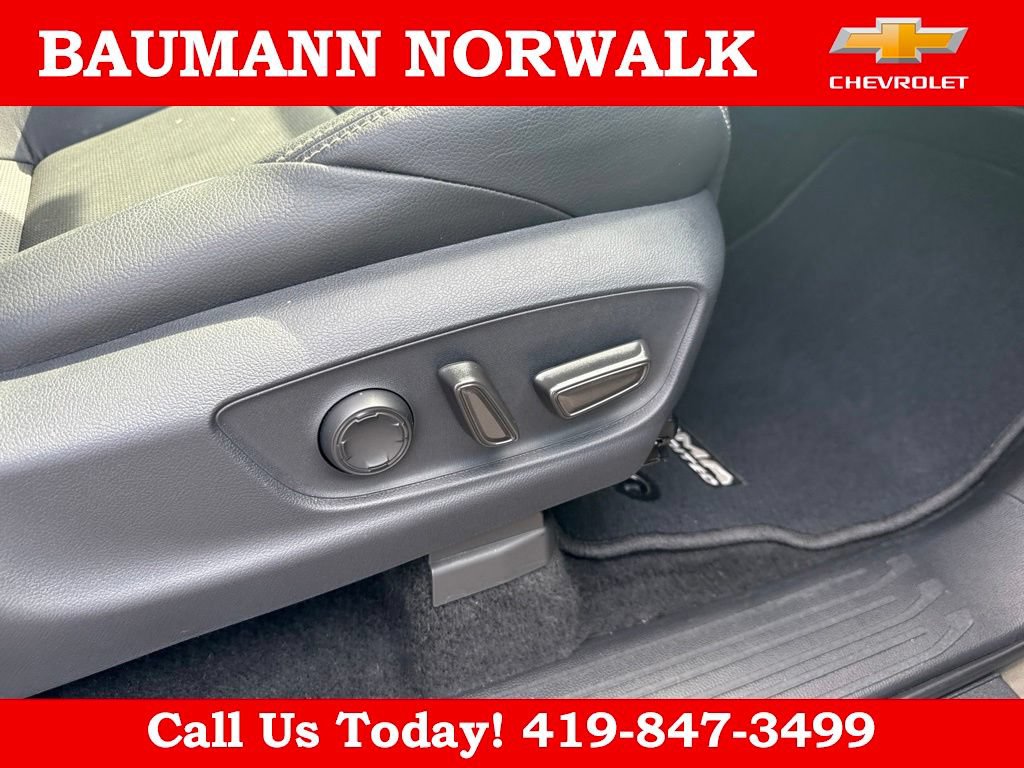 Used 2025 Toyota Tacoma Limited AWD/4WD image 45