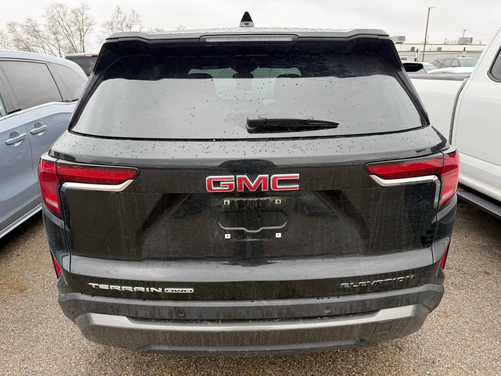 Used 2026 GMC Terrain Elevation image 3
