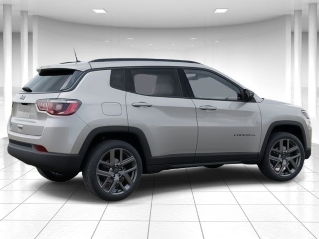 New 2026 Jeep Compass Latitude image 4