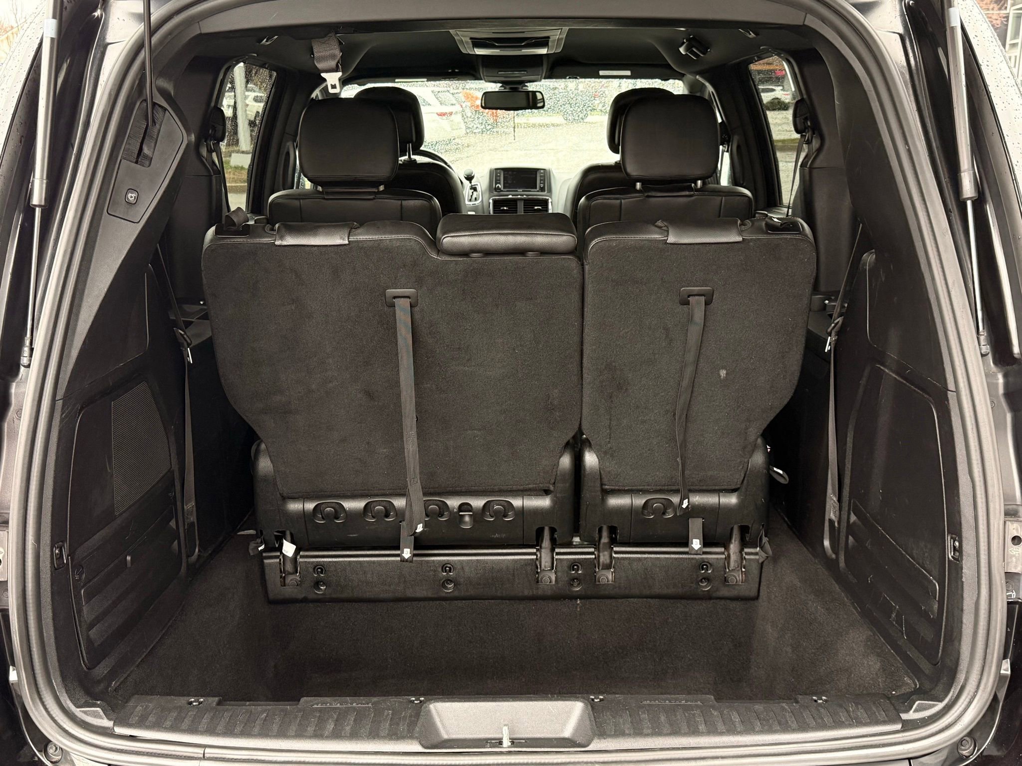 Used 2018 Dodge Grand Caravan GT image 28