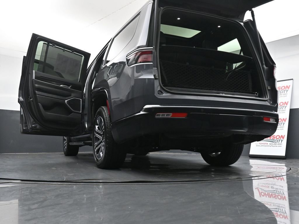 Used 2024 Jeep Wagoneer 4WD w/ Premium Group I image 49