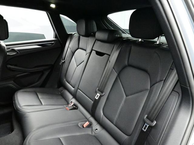 Used 2025 Porsche Macan image 14