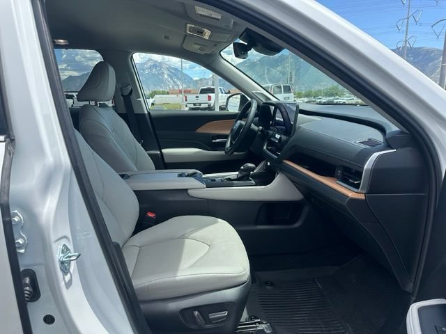 Used 2025 Toyota Grand Highlander AWD image 31
