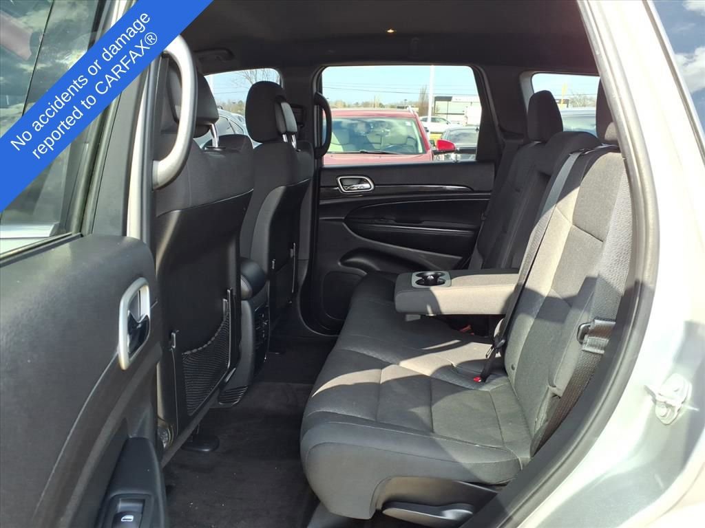 Used 2018 Jeep Grand Cherokee Laredo image 13