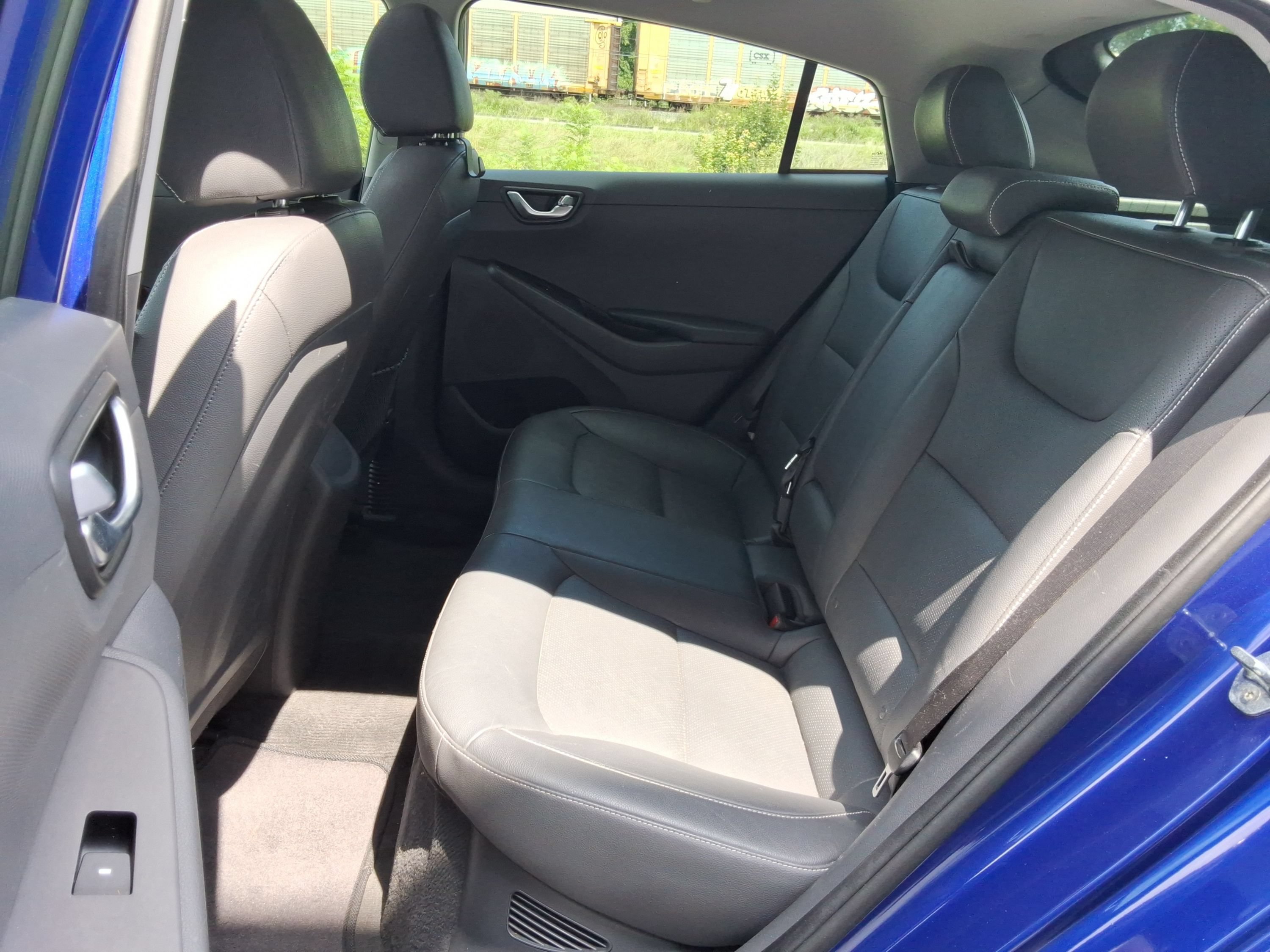 Used 2019 Hyundai Ioniq Limited FWD image 31