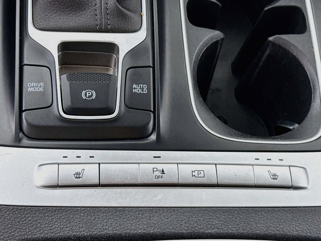 Used 2022 Kia Carnival LX FWD image 10